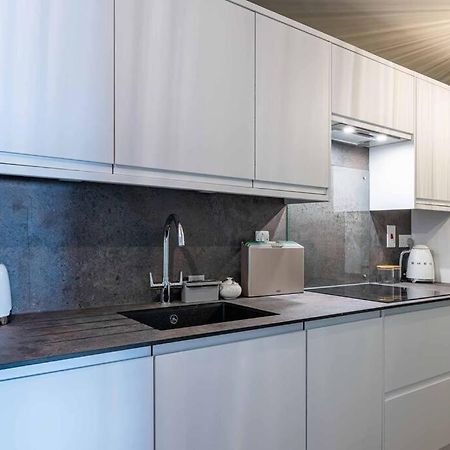 באת' Modern, Relaxing 1 Bed Apartment מראה חיצוני תמונה
