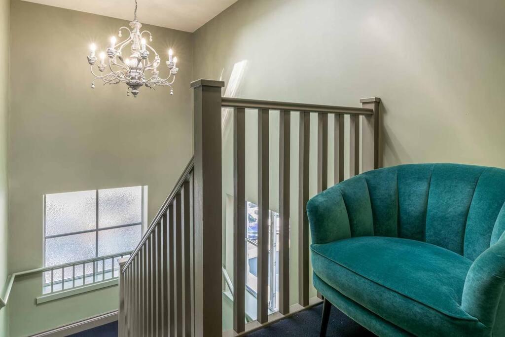 באת' Modern, Relaxing 1 Bed Apartment מראה חיצוני תמונה